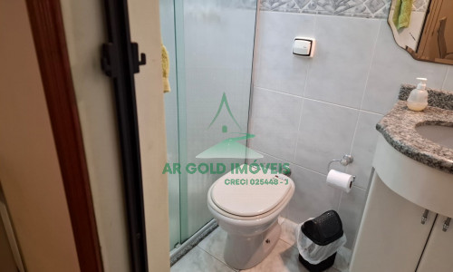 Sobrado à venda no Jardim Têxtil | 3 suítes | 6 vagas | 216m² | Churrasqueira | Energia solar