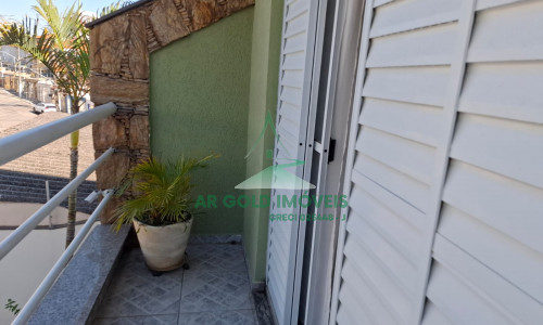 Sobrado à venda no Jardim Têxtil | 3 suítes | 6 vagas | 216m² | Churrasqueira | Energia solar