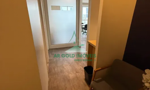 Conjunto comercial para locação em Pinheiros | 100m² | Andar alto | Mobiliado | 4 vagas | Próx. Metr