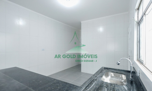 Casa térrea à venda no Parque São Domingos | 2 dorms | 2 vagas | 129m²