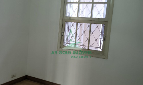 Casa térrea à venda no Parque São Domingos | 2 dormitórios | Edícula | Quintal | 1 vaga