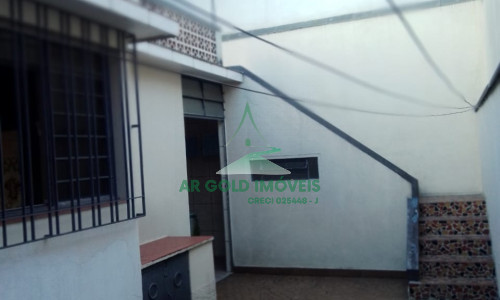 Casa térrea à venda no Parque São Domingos | 2 dormitórios | Edícula | Quintal | 1 vaga