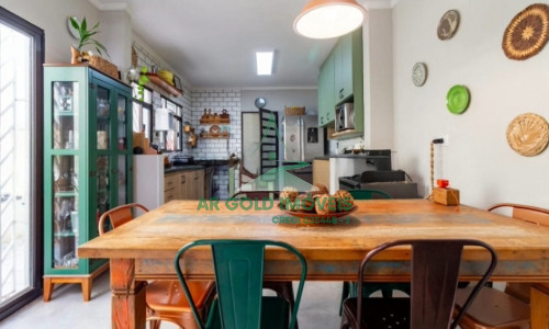 Sobrado à venda na Zona Oeste | 3 dormitórios | Suíte | 1 vaga | Churrasqueira | 140m²