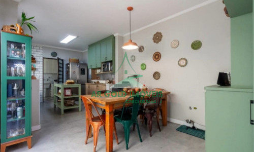 Sobrado à venda na Zona Oeste | 3 dormitórios | Suíte | 1 vaga | Churrasqueira | 140m²