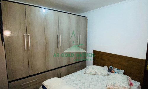 Prédio residencial à venda no Jardim São Jorge | 4 casas | 8 quartos | 3 vagas | 338m²