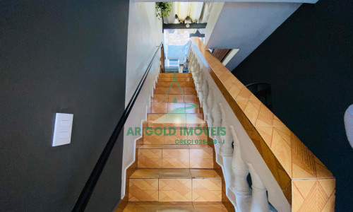 Prédio residencial à venda no Jardim São Jorge | 4 casas | 8 quartos | 3 vagas | 338m²