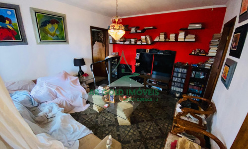 Prédio residencial à venda no Jardim São Jorge | 4 casas | 8 quartos | 3 vagas | 338m²