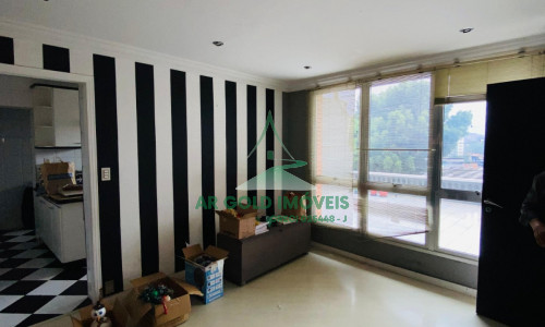 Prédio residencial à venda no Jardim São Jorge | 4 casas | 8 quartos | 3 vagas | 338m²