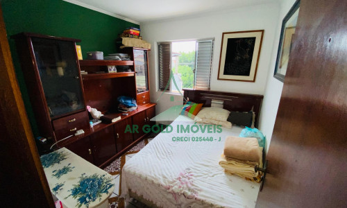 Prédio residencial à venda no Jardim São Jorge | 4 casas | 8 quartos | 3 vagas | 338m²