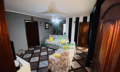 Prédio residencial à venda no Jardim São Jorge | 4 casas | 8 quartos | 3 vagas | 338m²