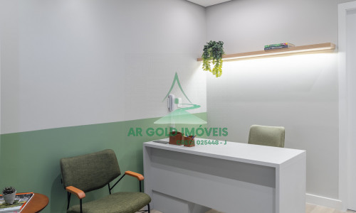 Sala comercial para locação em Pinheiros | 35m² | Mobiliada | Varanda | 1 vaga