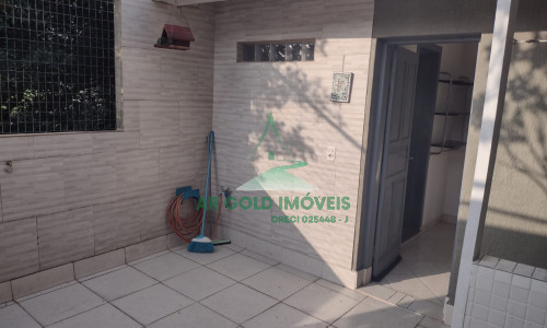 Casa à venda no Jardim Trussardi | 3 dormitórios | 220m² | Solário com churrasqueira | 2 vagas