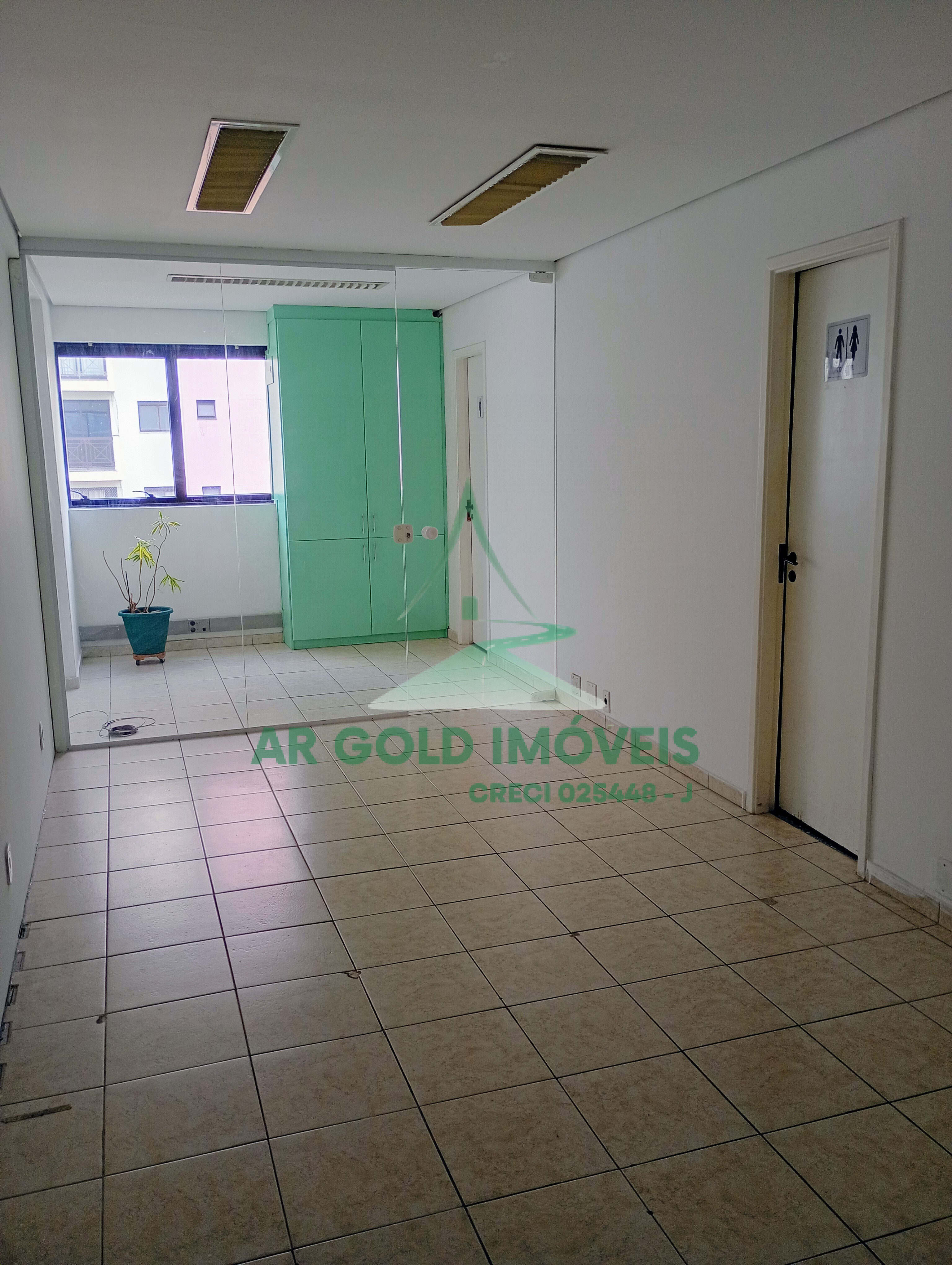 Sala comercial à venda e locação em Perdizes | 28m² | 1 vaga | 2 banheiros