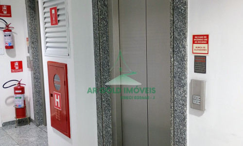 Sala comercial à venda e locação em Perdizes | 28m² | 1 vaga | 2 banheiros