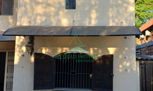 Casa à venda e locação | 360m² | 525m² terreno | Quintal | 8 vagas | Alto padrão