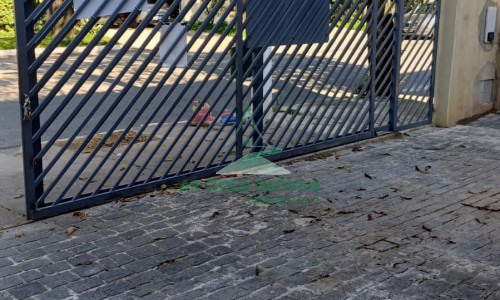 Casa à venda e locação | 360m² | 525m² terreno | Quintal | 8 vagas | Alto padrão