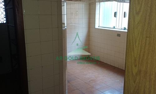 Casa à venda e locação | 360m² | 525m² terreno | Quintal | 8 vagas | Alto padrão