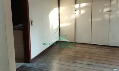 Casa à venda e locação | 360m² | 525m² terreno | Quintal | 8 vagas | Alto padrão