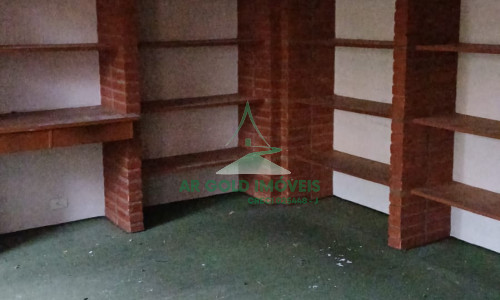 Casa à venda e locação | 360m² | 525m² terreno | Quintal | 8 vagas | Alto padrão