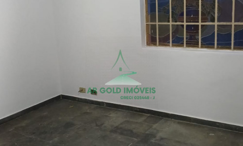 Casa à venda e locação | 360m² | 525m² terreno | Quintal | 8 vagas | Alto padrão