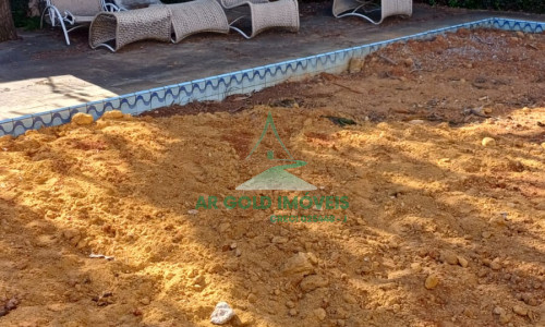 Casa à venda e locação | 360m² | 525m² terreno | Quintal | 8 vagas | Alto padrão