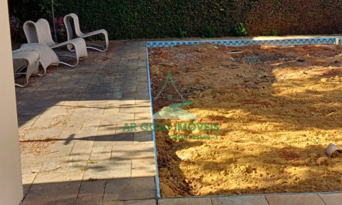 Casa à venda e locação | 360m² | 525m² terreno | Quintal | 8 vagas | Alto padrão