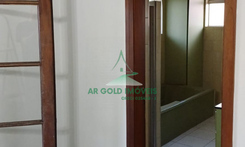 Casa à venda e locação | 360m² | 525m² terreno | Quintal | 8 vagas | Alto padrão