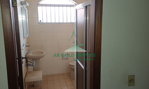 Casa à venda e locação | 360m² | 525m² terreno | Quintal | 8 vagas | Alto padrão