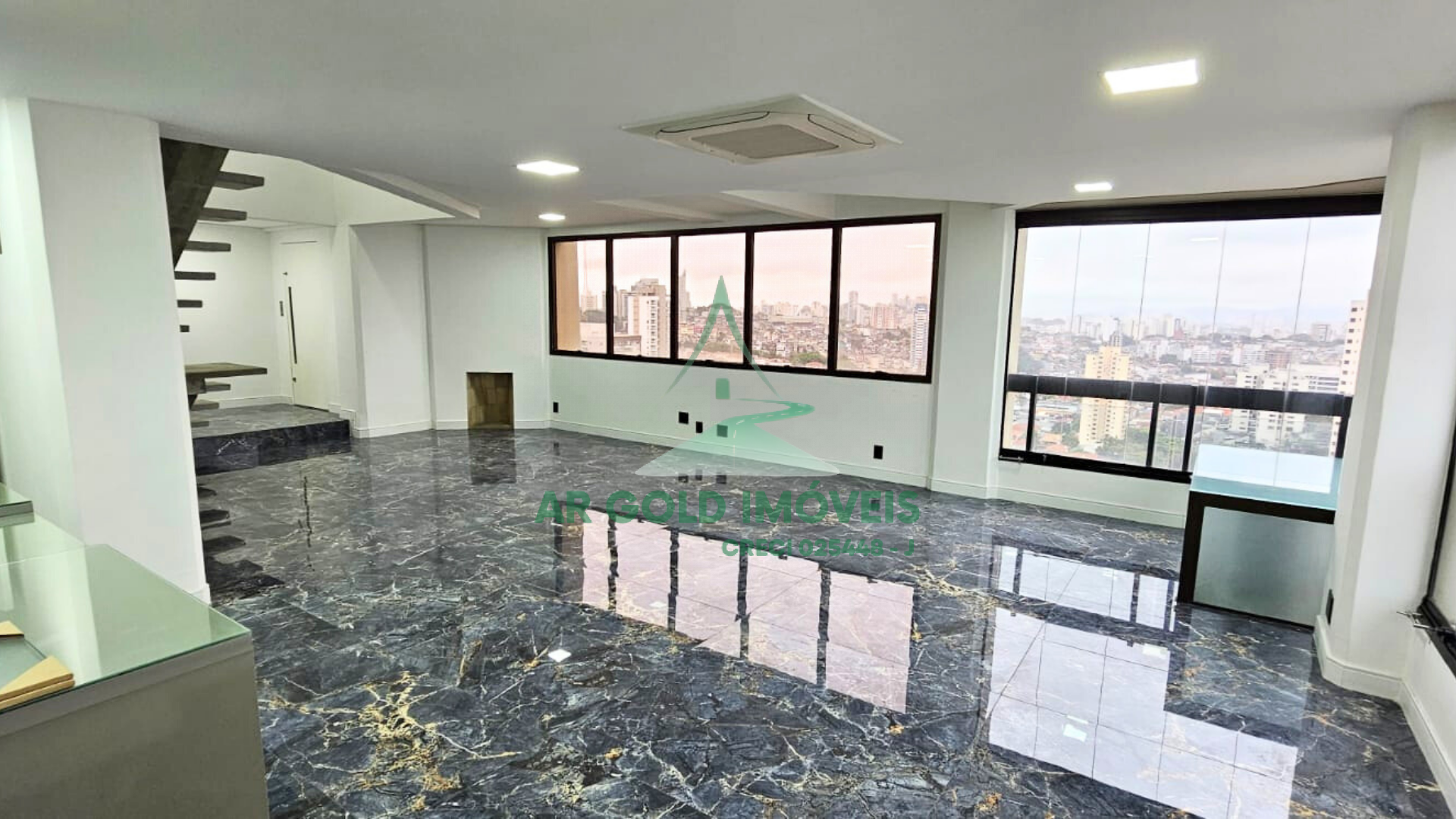 Apartamento duplex à venda em Perdizes | 210m² | 3 suítes | 3 vagas | Alto padrão