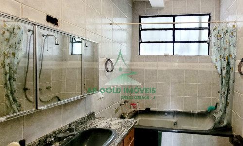 Casa para locação em Perdizes | 430m² | 7 dormitórios | 4 vagas | Uso comercial ou residencial