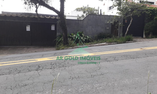 Casa para locação em Perdizes | 430m² | 7 dormitórios | 4 vagas | Uso comercial ou residencial