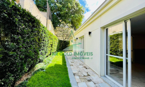 Apartamento à venda em Perdizes | 215m² | 3 suítes | 4 vagas | Reformado e amplo