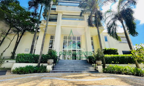 Apartamento à venda em Perdizes | 215m² | 3 suítes | 4 vagas | Reformado e amplo