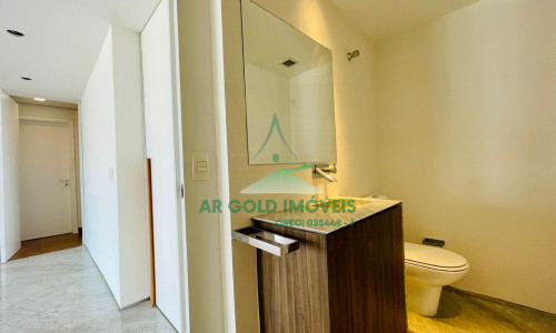 Apartamento à venda em Perdizes | 215m² | 3 suítes | 4 vagas | Reformado e amplo