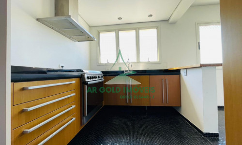 Apartamento à venda em Perdizes | 215m² | 3 suítes | 4 vagas | Reformado e amplo