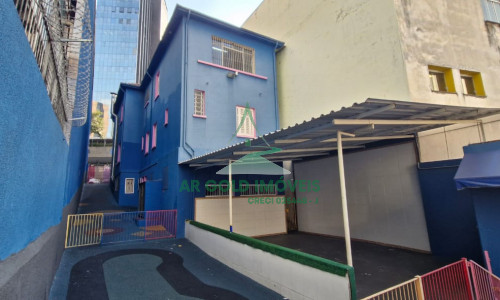 Casa comercial para locação na Bela Vista | 408m² | Amplo estacionamento | Excelente localização