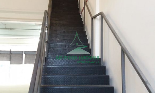 Galpão para locação em Tamboré | 1.000m² | Doca para caminhão | Excelente localização