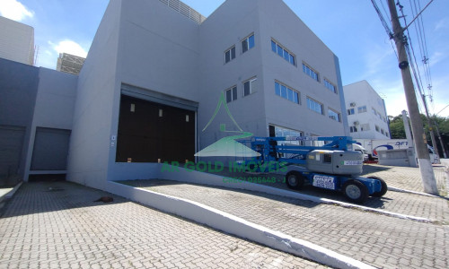 Galpão para locação em Vargem Grande Paulista | 1.000m² | Pé-direito 13,5m | Condomínio fechado