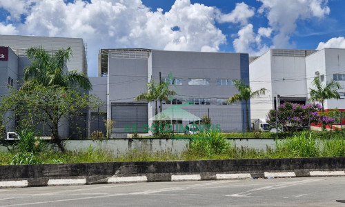 Galpão para locação em Vargem Grande Paulista | 1.000m² | Pé-direito 13,5m | Condomínio fechado