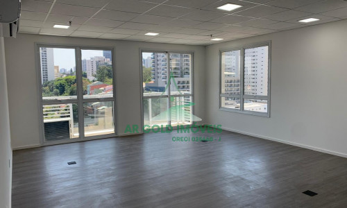 Sala comercial à venda em Pinheiros | 50m² | 1 vaga | Terraço e andar alto