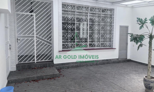 Casa para locação na Vila Madalena | 400m² | 3 dorms (2 suítes) | 7 vagas | Escritório