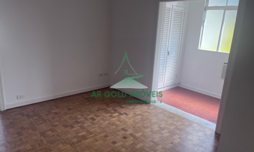 Casa para locação na Vila Madalena | 400m² | 3 dorms (2 suítes) | 7 vagas | Escritório