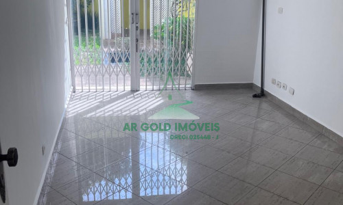 Casa para locação na Vila Madalena | 400m² | 3 dorms (2 suítes) | 7 vagas | Escritório