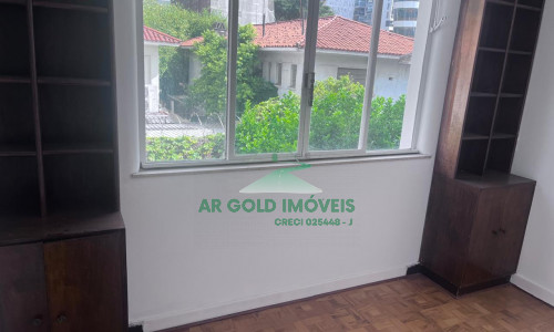 Casa para locação na Vila Madalena | 400m² | 3 dorms (2 suítes) | 7 vagas | Escritório