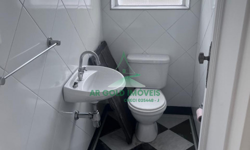 Casa para locação na Vila Madalena | 400m² | 3 dorms (2 suítes) | 7 vagas | Escritório