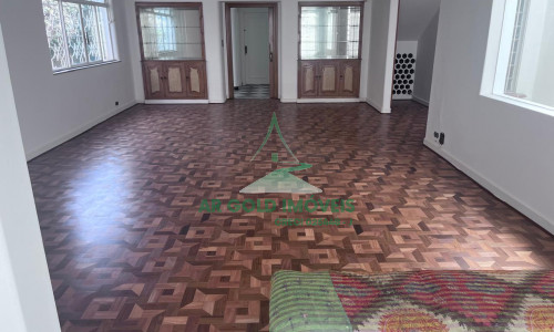 Casa para locação na Vila Madalena | 400m² | 3 dorms (2 suítes) | 7 vagas | Escritório