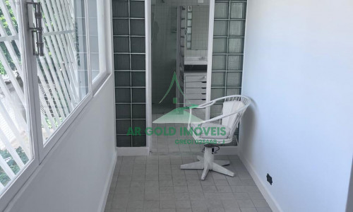 Casa para locação na Vila Madalena | 400m² | 3 dorms (2 suítes) | 7 vagas | Escritório