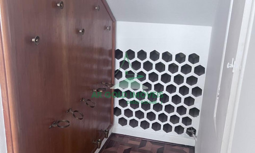 Casa para locação na Vila Madalena | 400m² | 3 dorms (2 suítes) | 7 vagas | Escritório