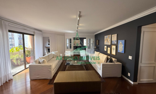 Apartamento para locação no Edifício Villa D’Este | 224m² | 2 suítes | 3 vagas | Mobiliado