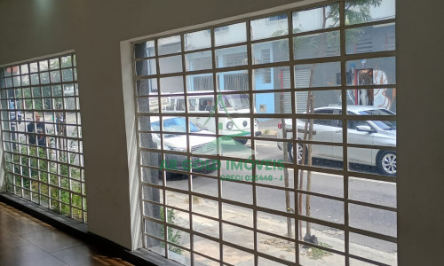 Loja comercial para locação na Lapa | 100m² | Esquina | 2 vitrines | Alto fluxo
